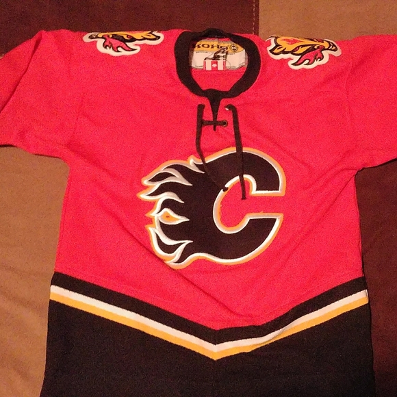 Calgary Flames jersey circa 2004 - Picture 1 of 4